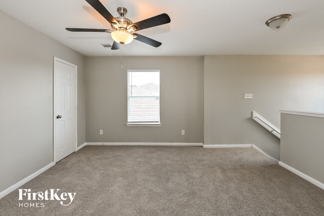 Building Photo - 6610 Albion Cresent Dr