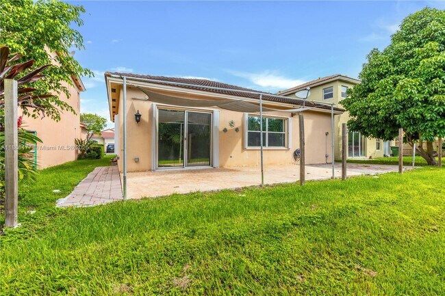 Building Photo - 4108 NE 22nd St