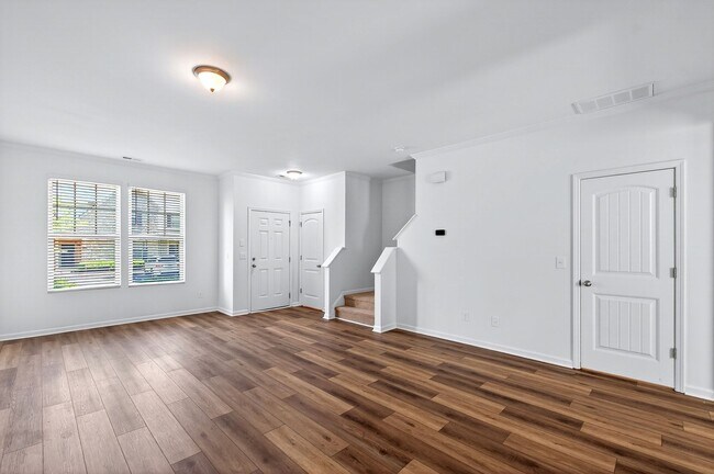 Building Photo - 4509 Middletown Dr