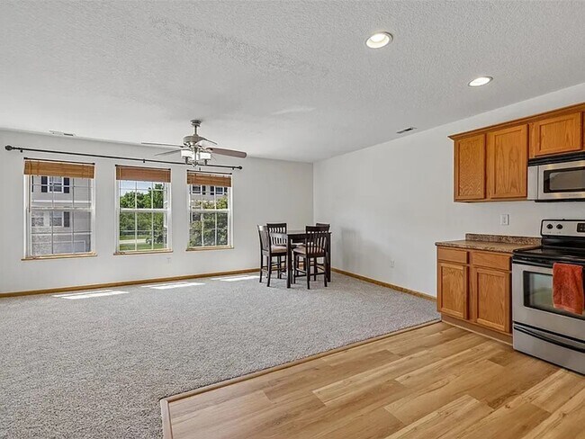 Building Photo - 3180 SW Arlan Ln