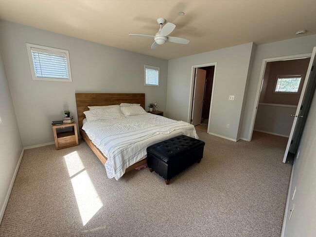 Building Photo - 3 Bedroom DuPont Home for Rent