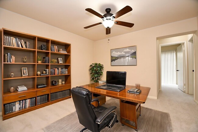 Building Photo - 5814 Fairdale Ln