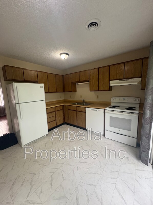 Building Photo - 103 Beech St
