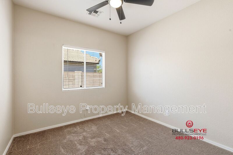 Building Photo - 3736 E Woodside Way