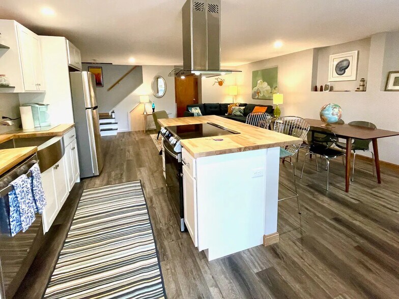 Building Photo - 61 Cumberland St