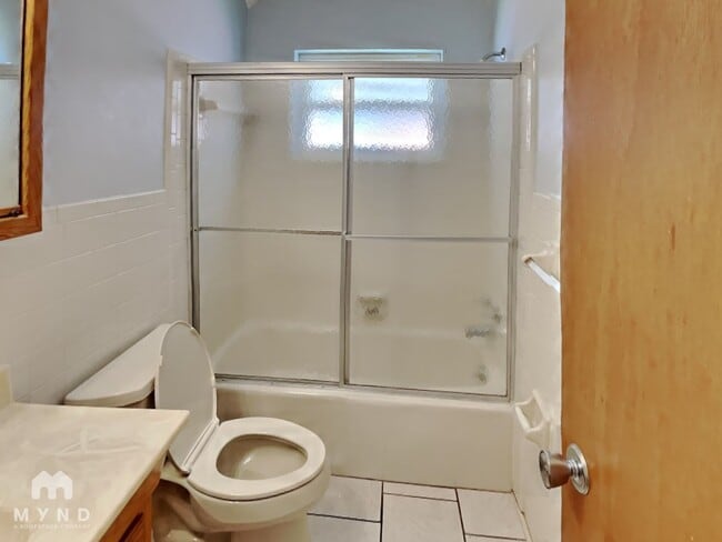 Building Photo - 968 Wicks Dr