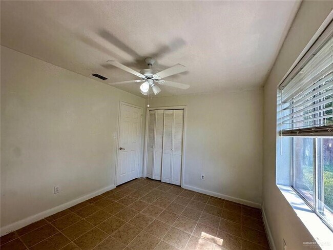 Building Photo - 1509 Robin Ave