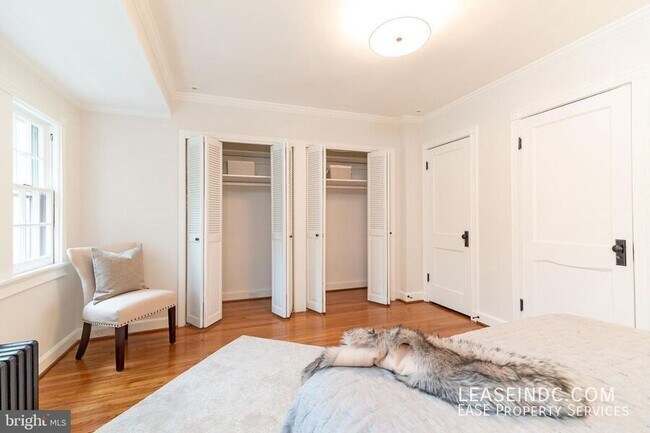 Building Photo - 4434 Reservoir Rd NW