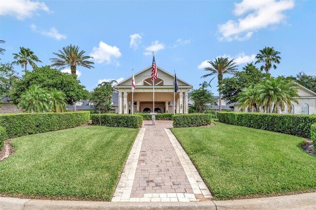 Building Photo - 2500 Castle Pines St