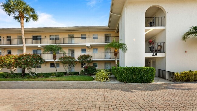 Primary Photo - FURNISHED ANNUAL IN HIGH POINT COUNTRY CLUB!
