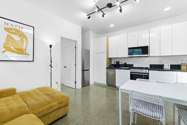 Building Photo - 5019 Hawley Blvd