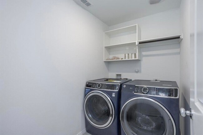Building Photo - 1617 Vattier St