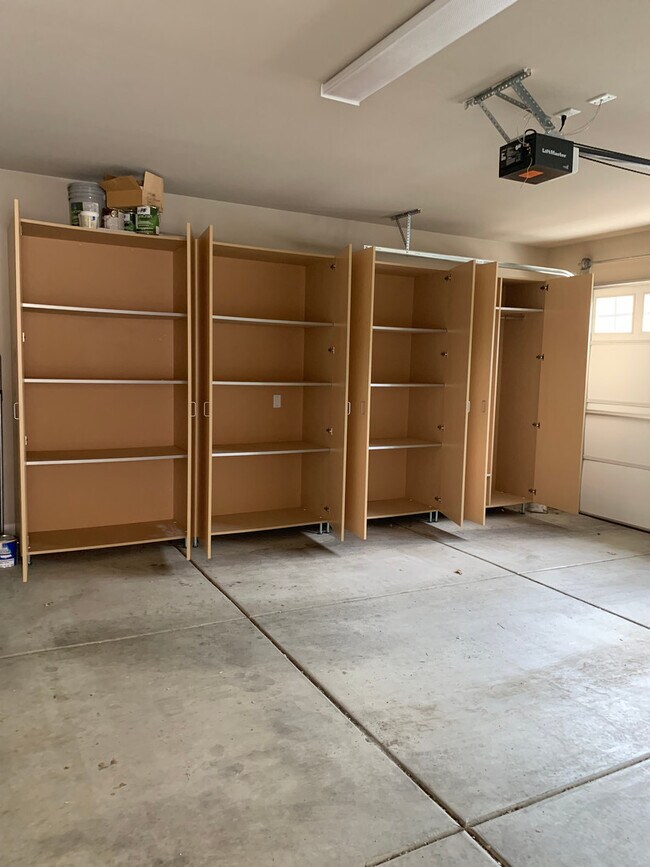 Building Photo - Coming soon! Large Open Floor Plan House i...