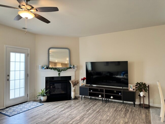 Building Photo - 529 Common Raven Ct