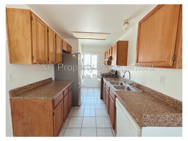 Building Photo - 17944 Kendall Cir