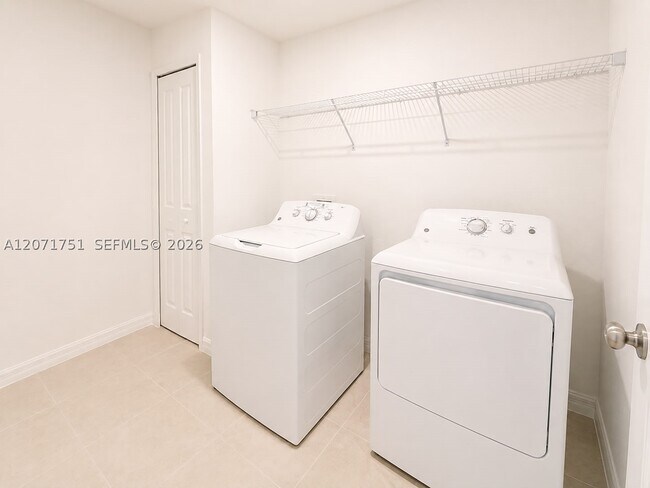Building Photo - 17293 Cantu Ct