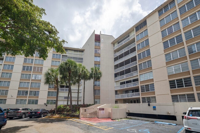 Building Photo - 6911 Environ Blvd