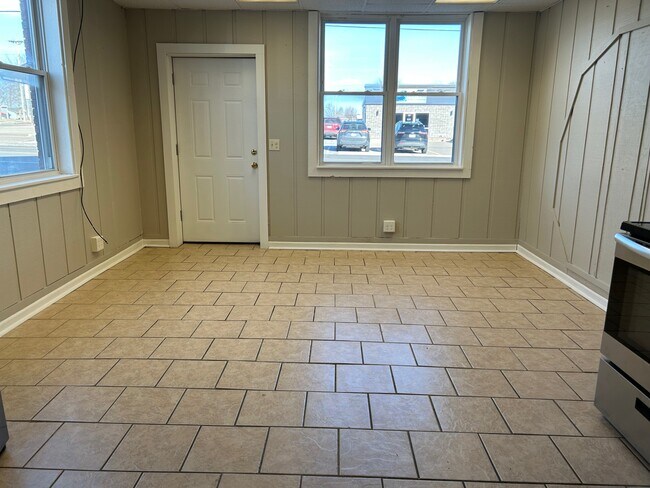 Building Photo - 114 S Mississippi St