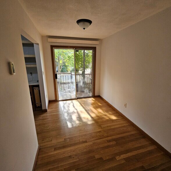 Building Photo - 54 Vineland St