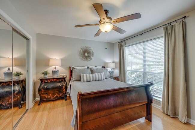 Building Photo - FULLY FURNISHED 2 BED 2 BATH TOWNHOME IN GREENHILLS $2250 PER MONTH.