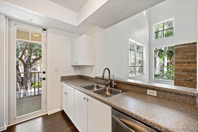 Building Photo - 4822 Chancellor Dr