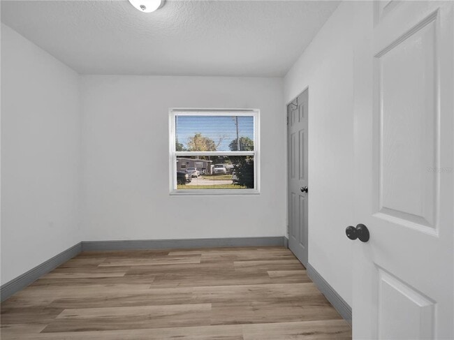 Building Photo - 40 S Linden Dr