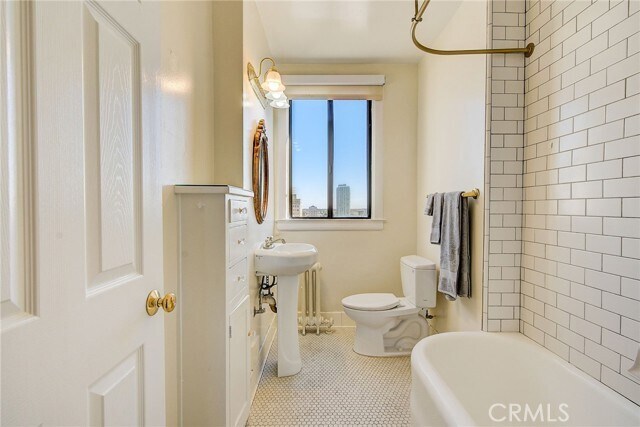 Building Photo - 315 W 3rd St