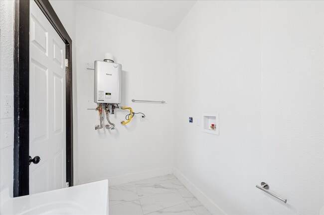 Building Photo - 502 Gregg St