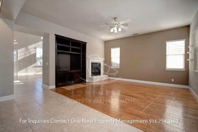 Building Photo - Fantastic - one of a kind 5 bdrm 4 bth home with pool