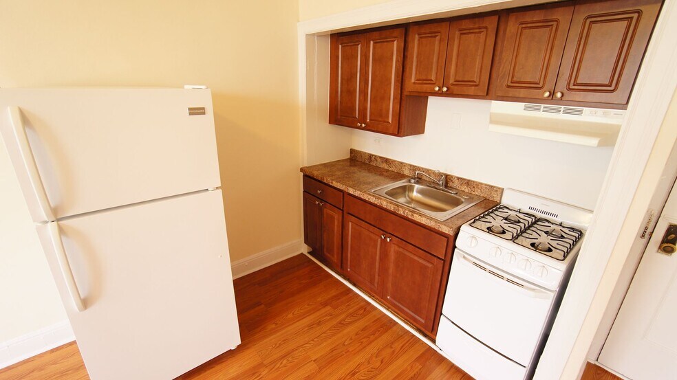 Building Photo - 2770 N Milwaukee Ave