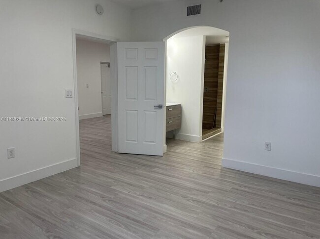 Building Photo - 6700 NW 114th Ave