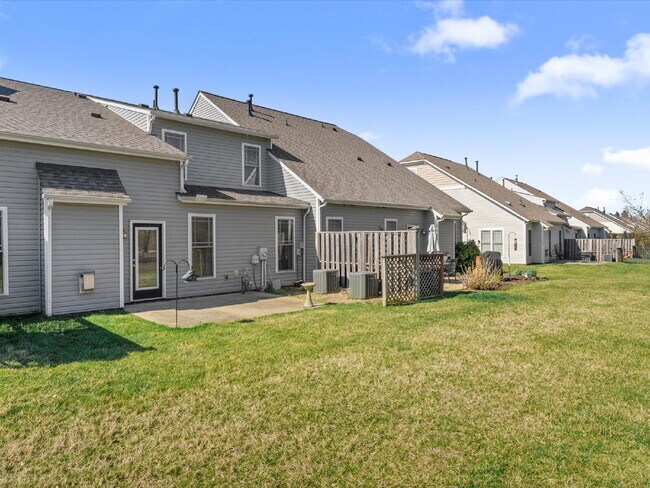 Building Photo - 709 Abbey Village Cir