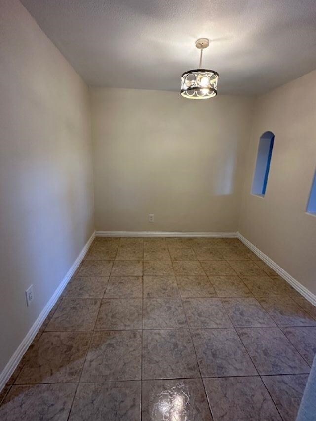 Building Photo - 210 E Del Mar Blvd