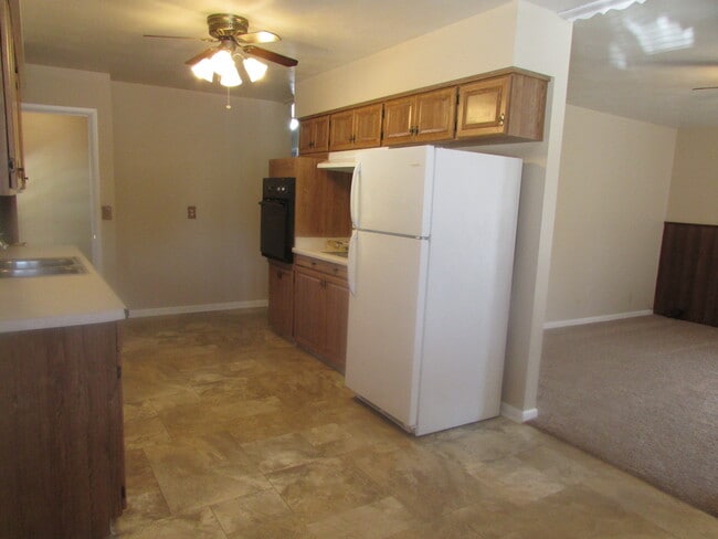 Building Photo - 3 BED | 2 BATH | CARPORT | WEST RAPID