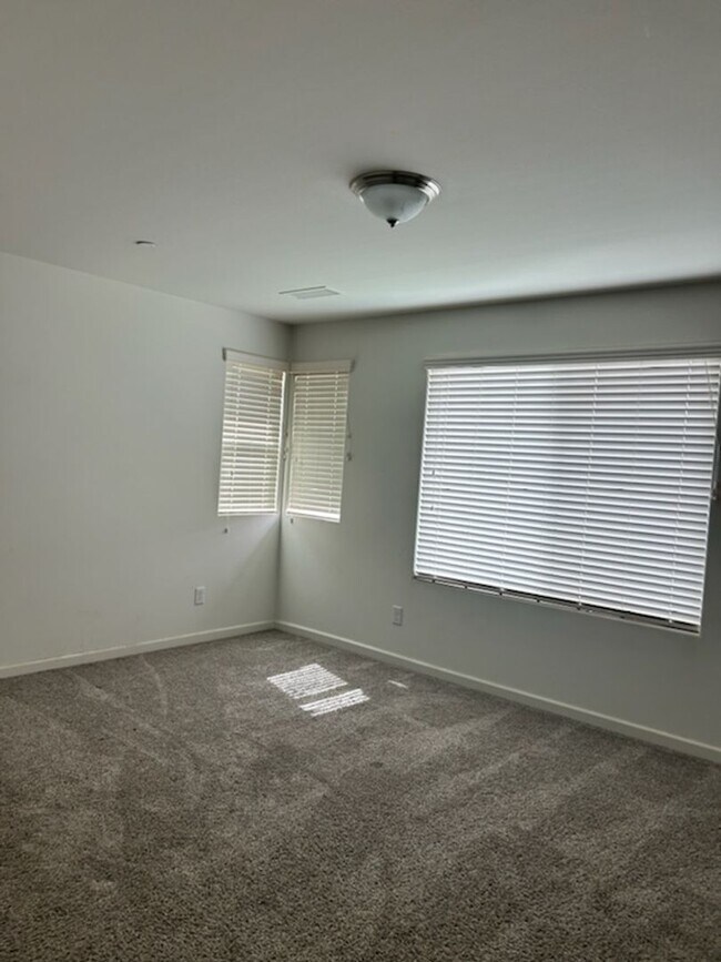 Building Photo - 3616 Highclere Way