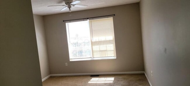 Building Photo - 770 Mystic Pointe Dr