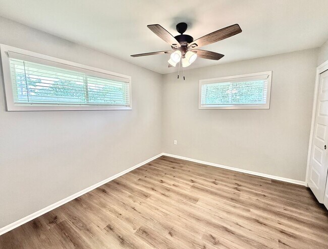Building Photo - 2235 E Contour Dr