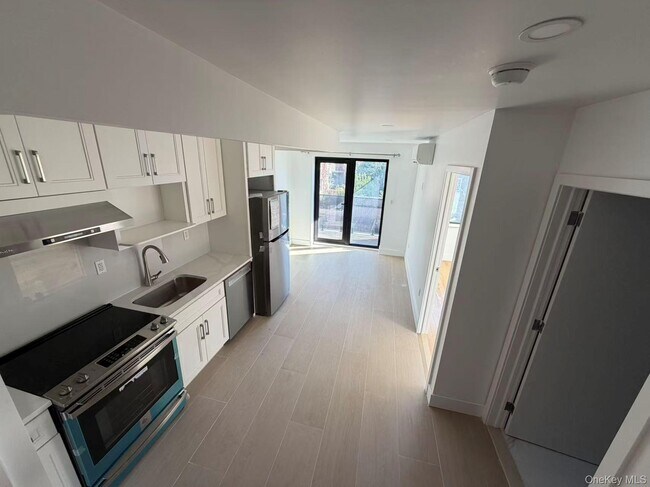 Building Photo - 165-02 Sanford Ave