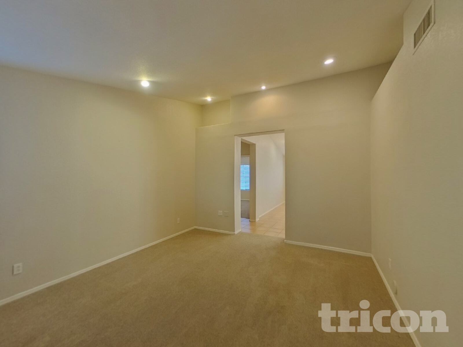 Building Photo - 1411 W Villa Theresa Dr