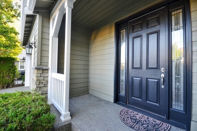 Building Photo - Elegant 4BR Murray Franklin Home in Fernwood Hills | EV Charger | Northshore Schools