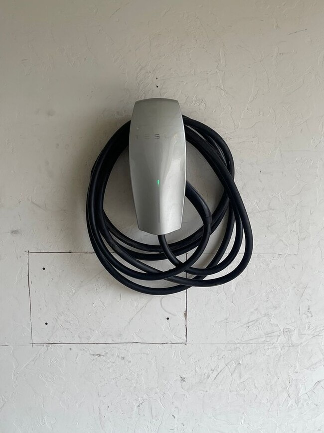 Building Photo - Southwest Beauty