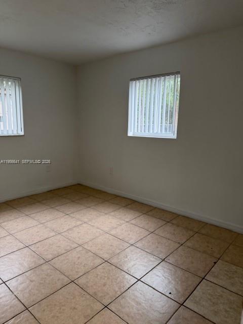 Building Photo - 510 NW 24th Ave