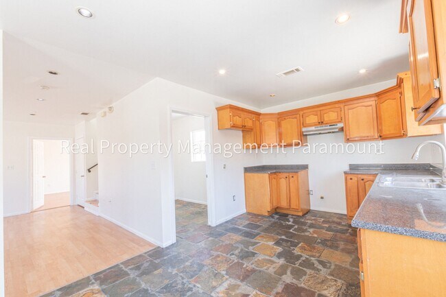 Building Photo - 3248 W 111th St