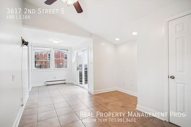 Building Photo - 3617 2nd St S