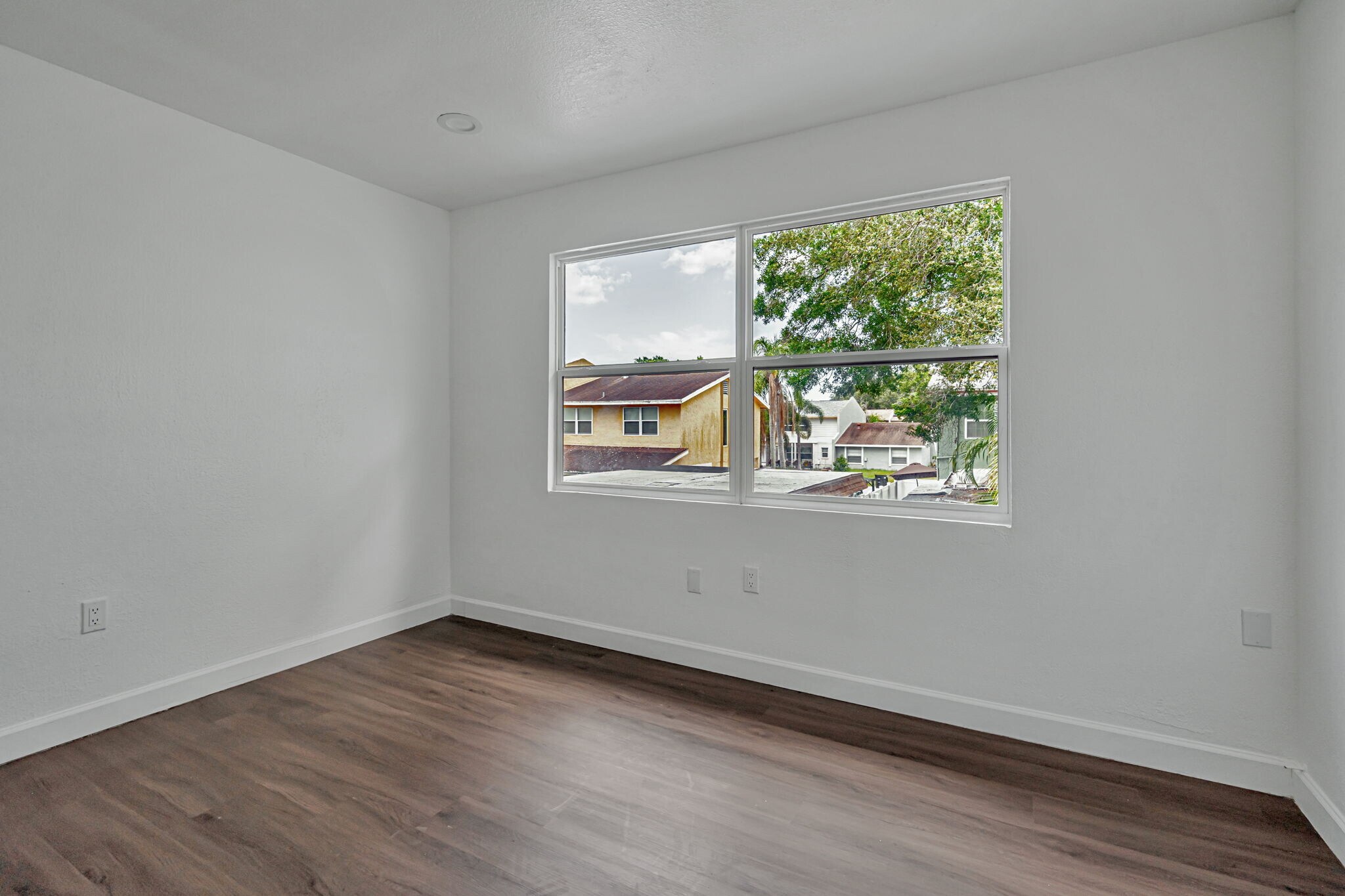 Building Photo - 2066 San Marino Way N