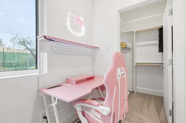 Building Photo - 3714 Highgrove Dr