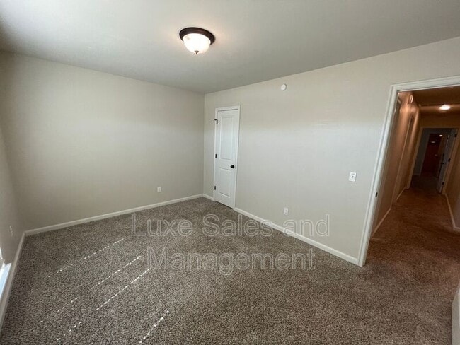 Building Photo - 9501 Ashford Dr