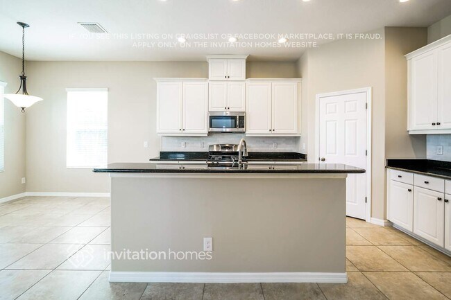 Building Photo - 11118 Great Neck Rd