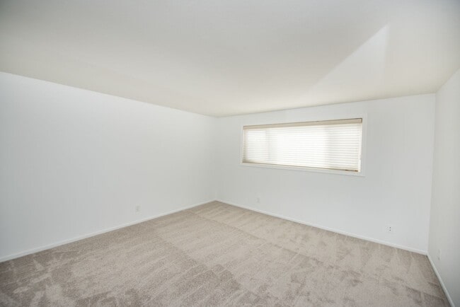 Building Photo - Now Available for Lease Beautiful 4 Bedroom Home with Basement