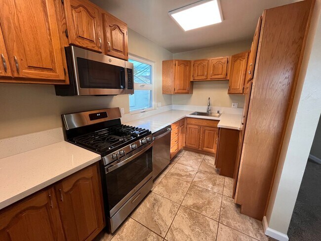 Building Photo - kl303r